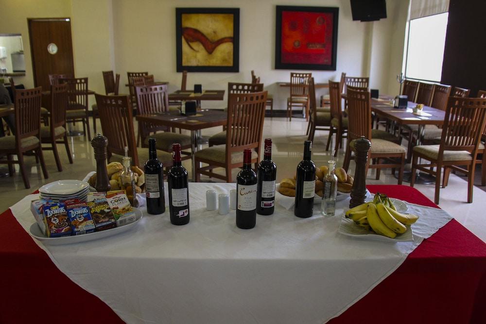 Hotel Soleil Business Class Celaya Екстериор снимка