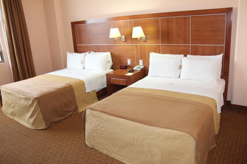 Hotel Soleil Business Class Celaya Екстериор снимка