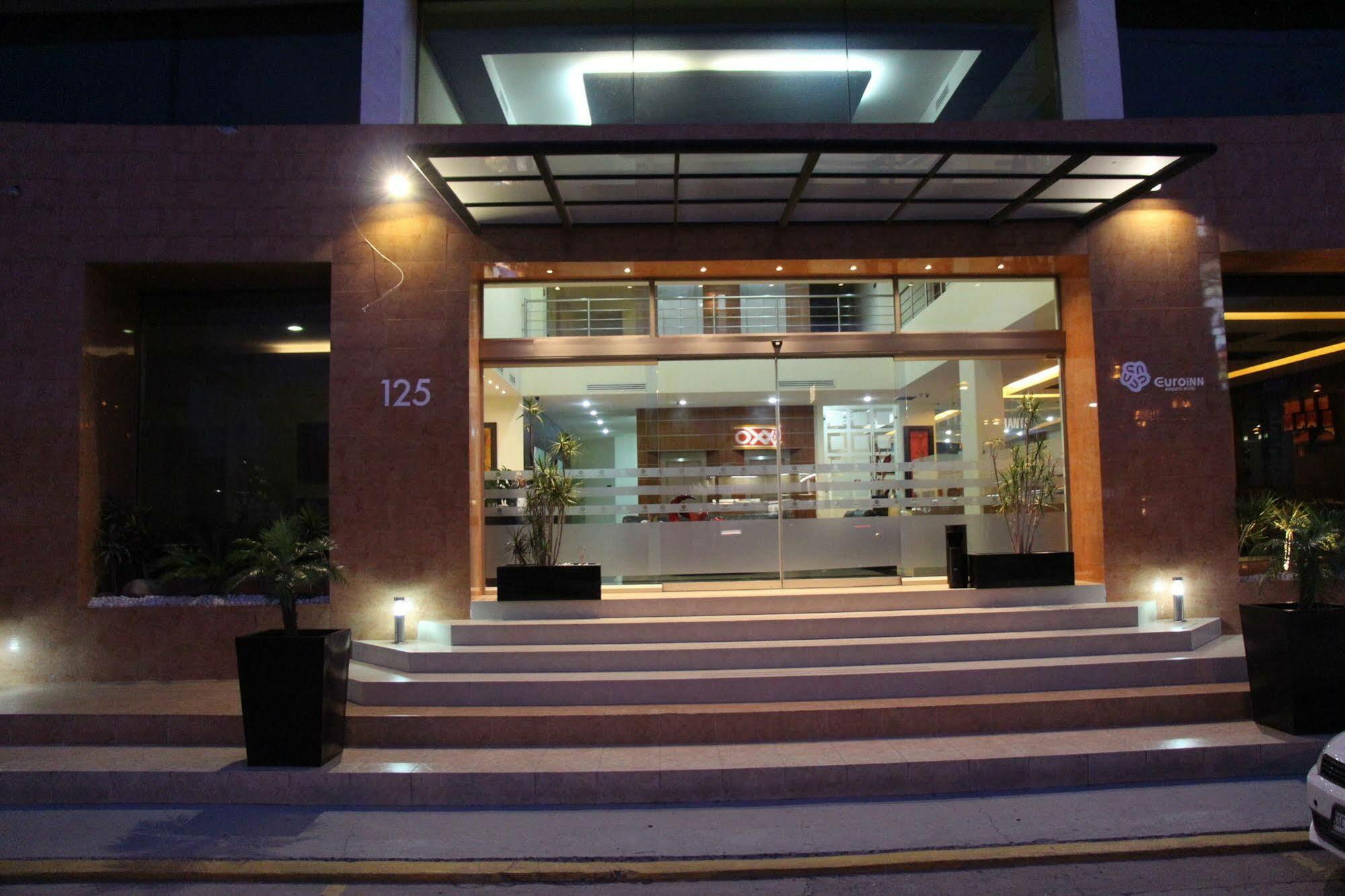 Hotel Soleil Business Class Celaya Екстериор снимка