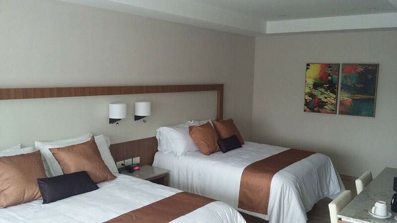 Hotel Soleil Business Class Celaya Екстериор снимка